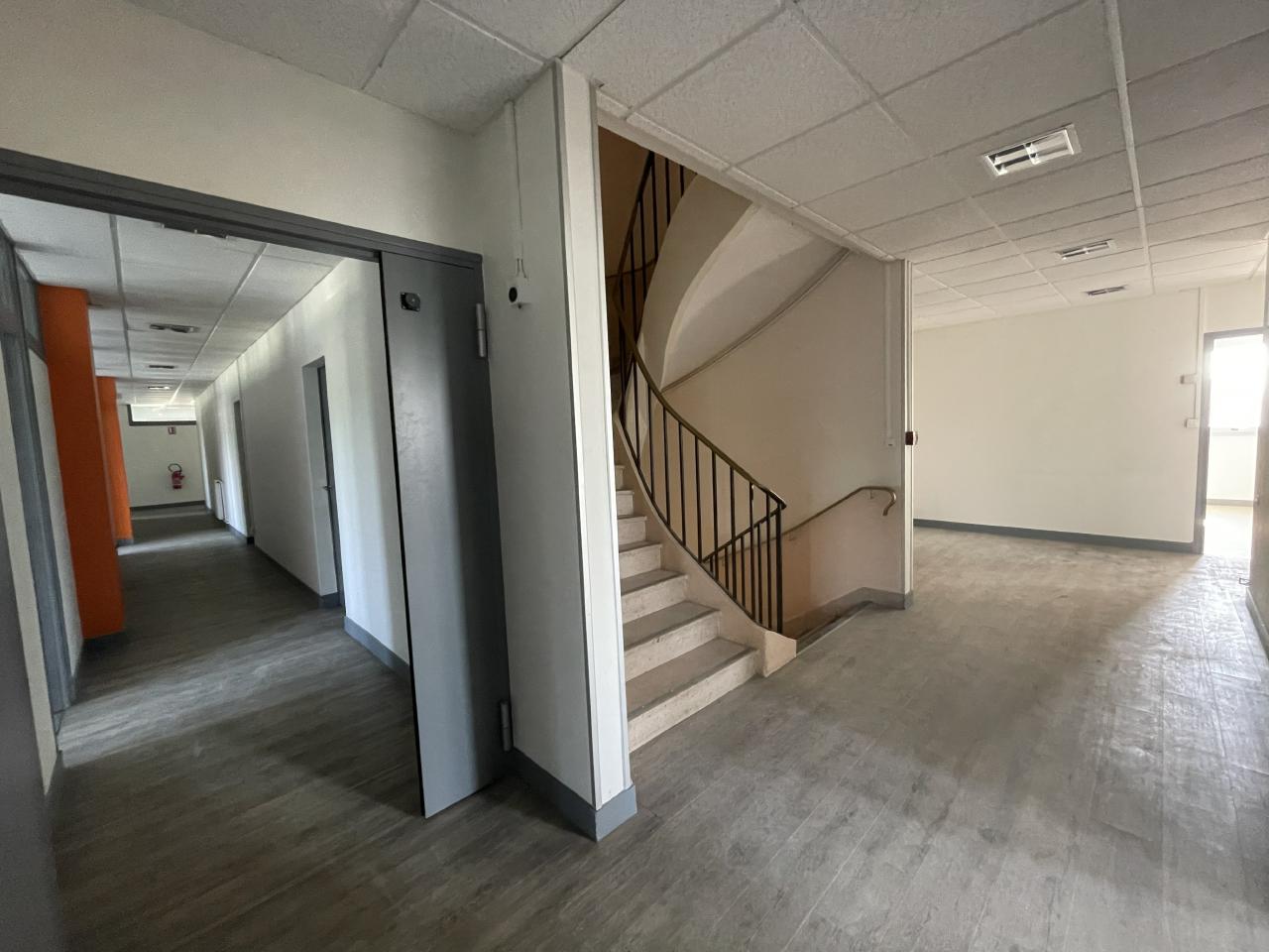 Bureau La Ville aux Dames 1207m² Location bureau La Ville aux Dames Indre-et-Loire OLBUR2424109 0